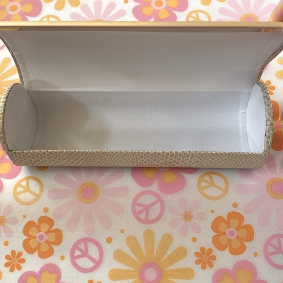 NEW Jimmy Choo Lightweight Faux Snake Skin Eyeglass Case +Branded Cleaning Cloth - Picture 11 of 14